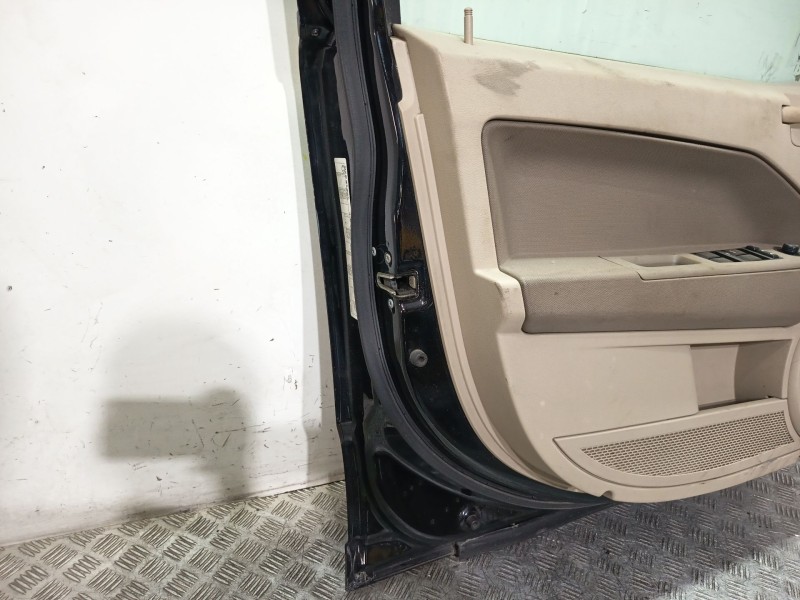 Recambio de puerta delantera izquierda para dodge caliber 2.0 crd referencia OEM IAM 05074155AI  