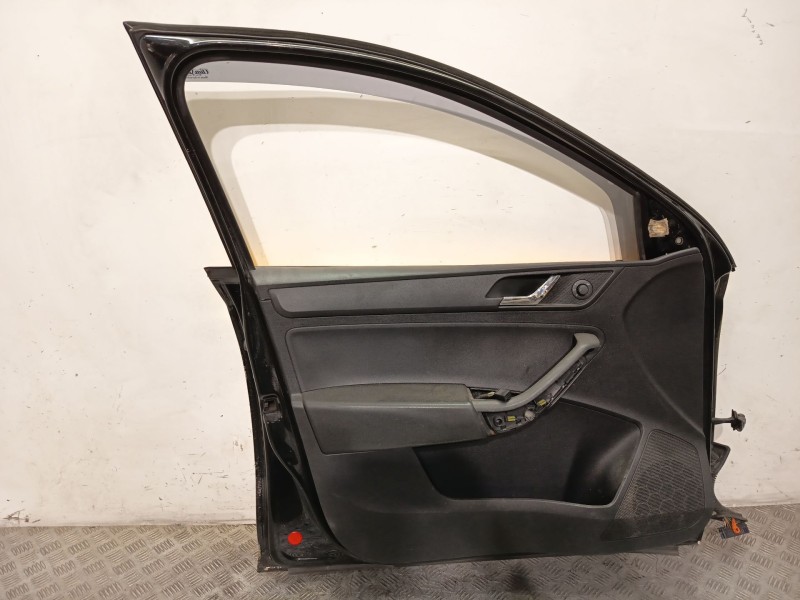 Recambio de puerta delantera izquierda para skoda rapid (nh3, nk3, nk6) 1.6 tdi referencia OEM IAM 5JA831051C  