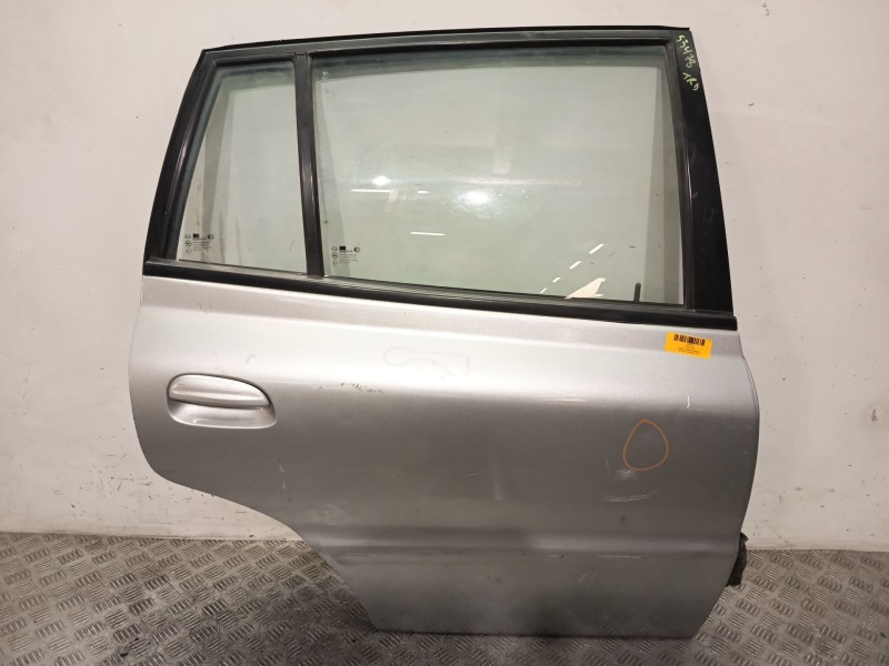 Recambio de puerta trasera derecha para kia rio i hatchback (dc) 1.5 16v referencia OEM IAM 77004FD300  