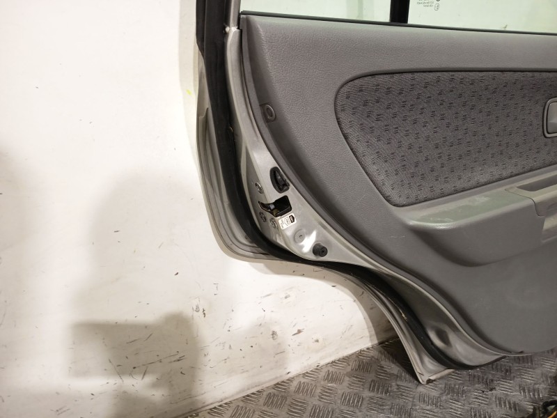 Recambio de puerta trasera izquierda para kia rio i hatchback (dc) 1.5 16v referencia OEM IAM 77003FD300  