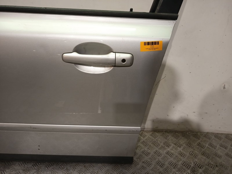 Recambio de puerta delantera izquierda para volvo v50 (545) 2.4 referencia OEM IAM 31335440  