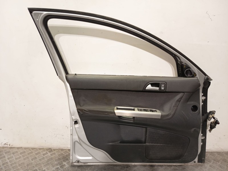 Recambio de puerta delantera izquierda para volvo v50 (545) 2.4 referencia OEM IAM 31335440  