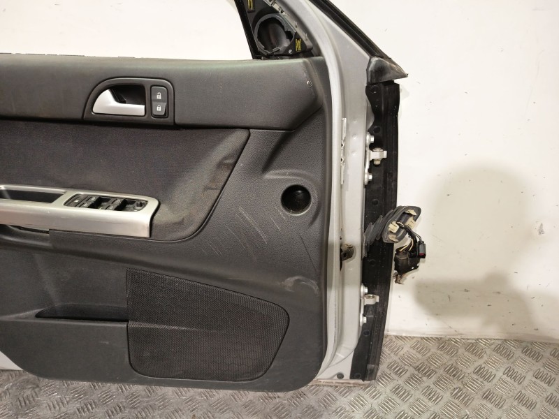 Recambio de puerta delantera izquierda para volvo v50 (545) 2.4 referencia OEM IAM 31335440  