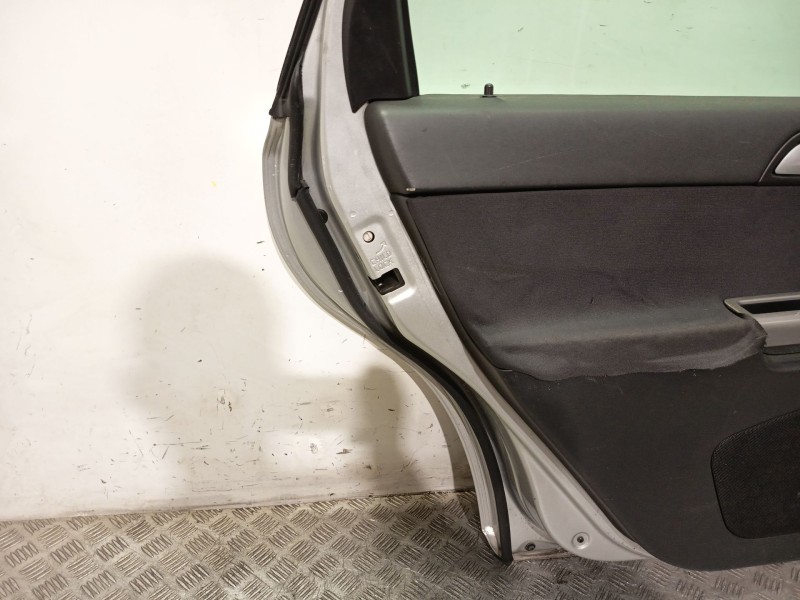Recambio de puerta trasera izquierda para volvo v50 (545) 2.4 referencia OEM IAM 31335469  