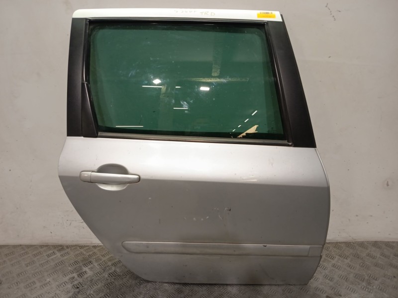Recambio de puerta trasera derecha para toyota avensis station wagon (_t25_) 2.0 (azt250_) referencia OEM IAM 6700305130  