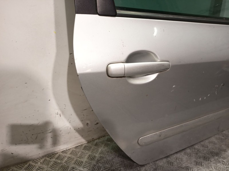 Recambio de puerta trasera derecha para toyota avensis station wagon (_t25_) 2.0 (azt250_) referencia OEM IAM 6700305130  