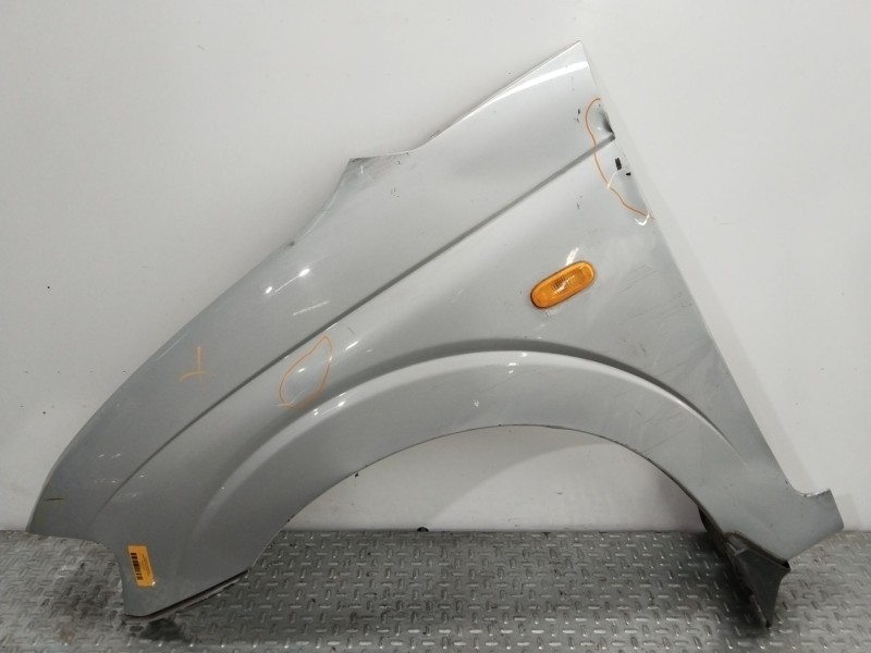 Recambio de aleta delantera izquierda para ssangyong rodius i 2.7 xdi 4wd referencia OEM IAM 5181121000  