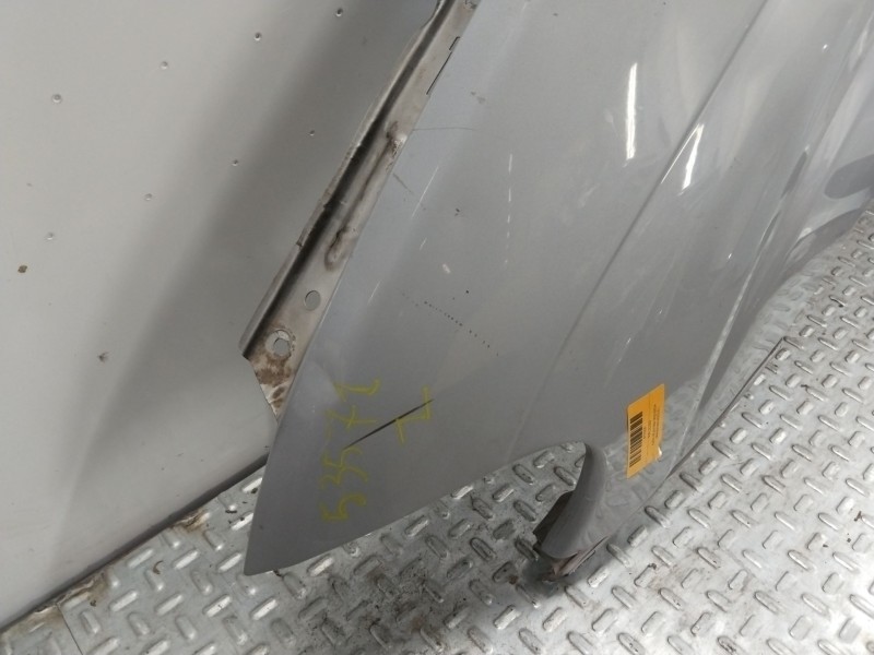 Recambio de aleta delantera izquierda para ssangyong rodius i 2.7 xdi 4wd referencia OEM IAM 5181121000  