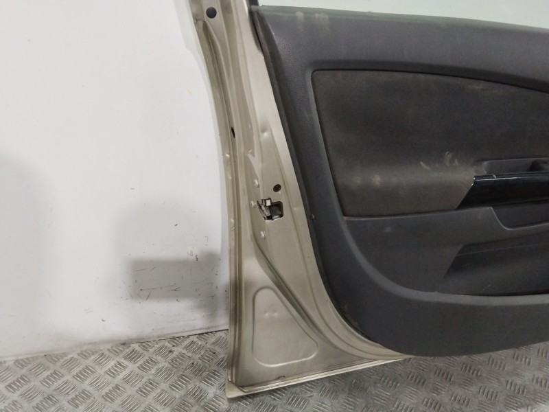 Recambio de puerta delantera izquierda para opel corsa d catch me referencia OEM IAM 124253  
