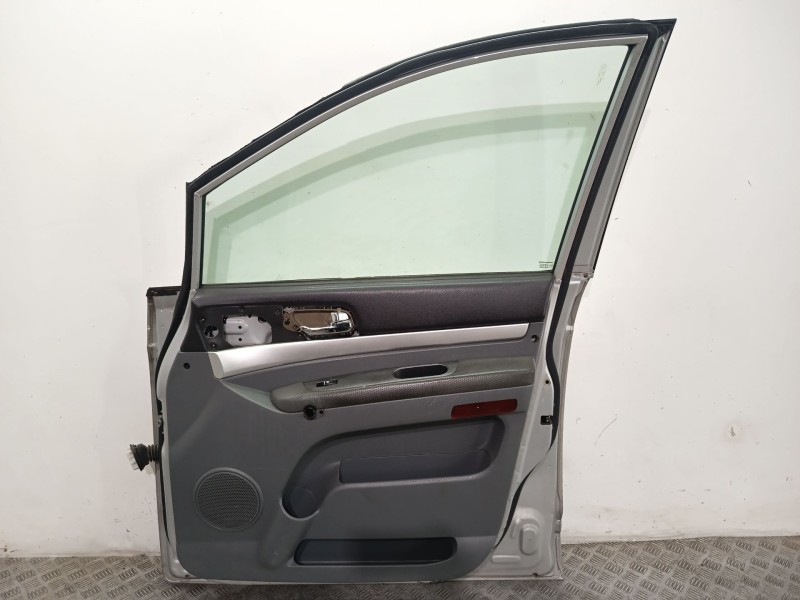 Recambio de puerta delantera derecha para ssangyong rodius i 2.7 xdi 4wd referencia OEM IAM 6200421202  