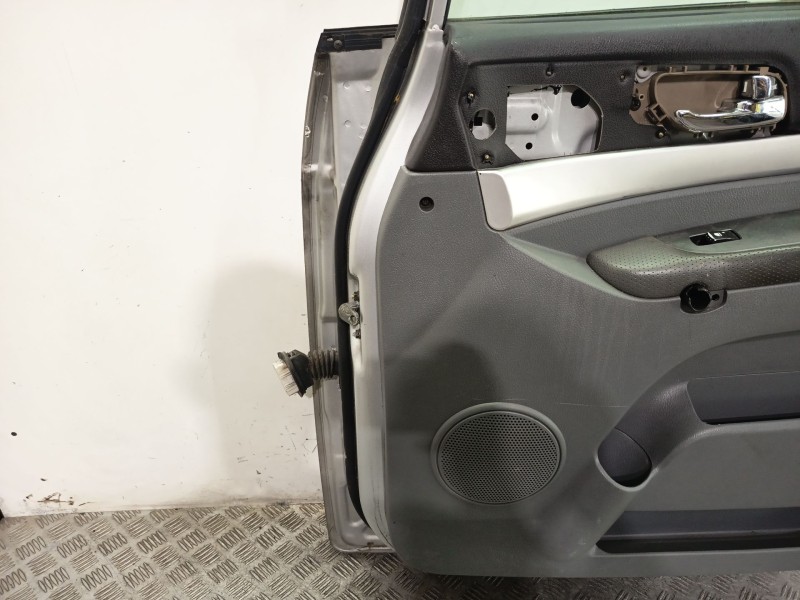 Recambio de puerta delantera derecha para ssangyong rodius i 2.7 xdi 4wd referencia OEM IAM 6200421202  
