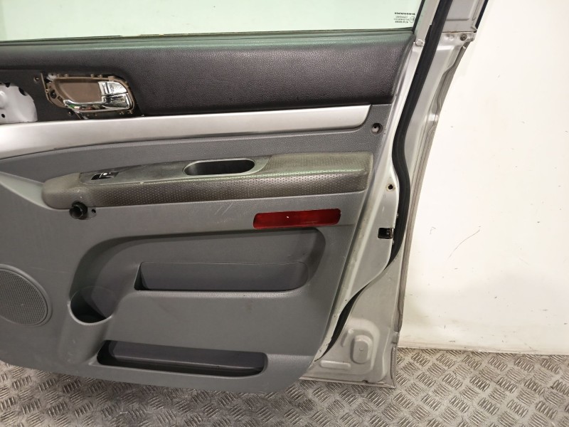 Recambio de puerta delantera derecha para ssangyong rodius i 2.7 xdi 4wd referencia OEM IAM 6200421202  