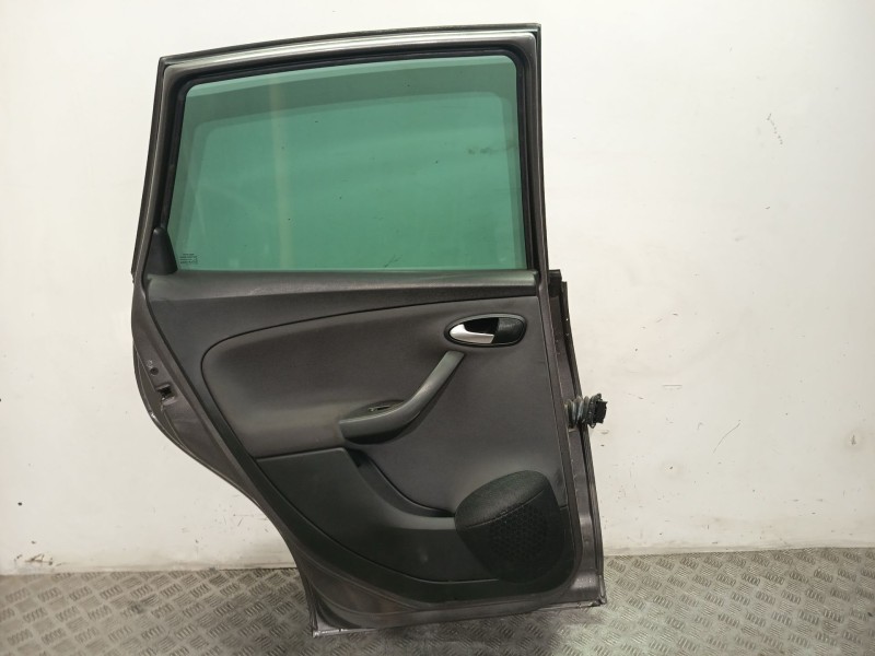 Recambio de puerta trasera izquierda para seat altea (5p1) 1.4 tsi referencia OEM IAM 5P0833055A  