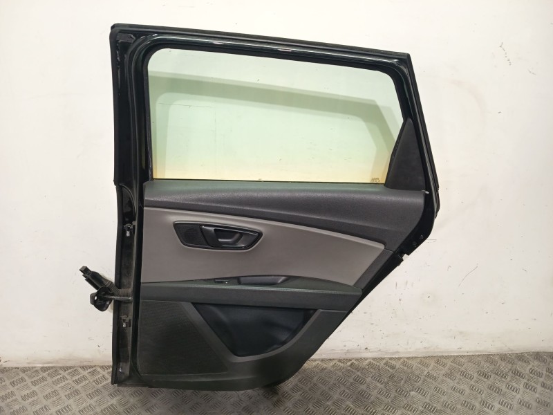 Recambio de puerta trasera derecha para seat leon (5f1) 1.5 tgi referencia OEM IAM 5F9833056  