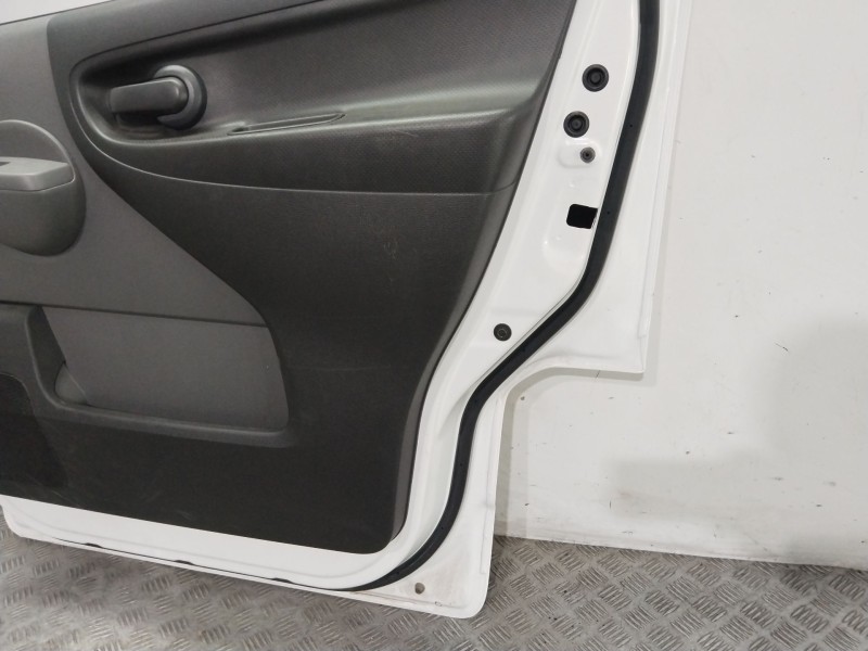 Recambio de puerta delantera derecha para nissan nv200 furgoneta e-nv (me0n) referencia OEM IAM H01004FAMA H0100BJ0MA 