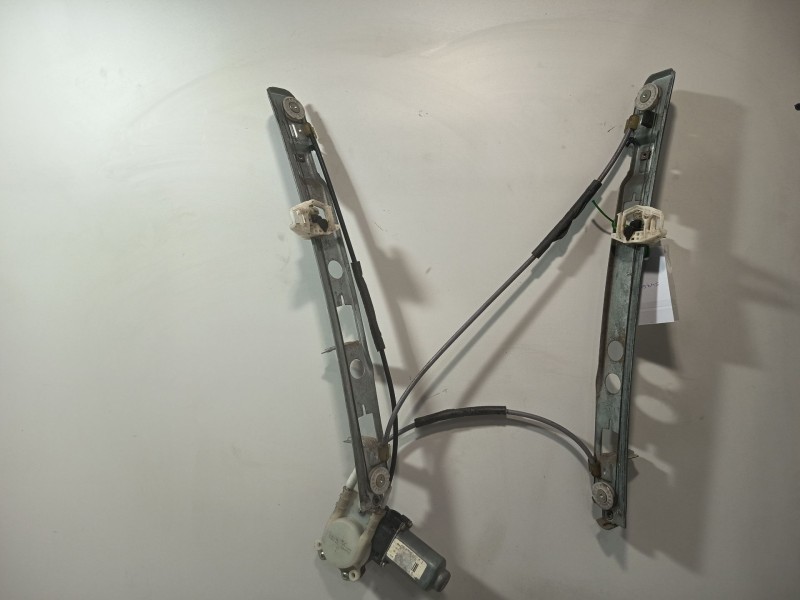 Recambio de elevalunas delantero derecho para renault megane ii berlina 5p authentique referencia OEM IAM 8201010925  