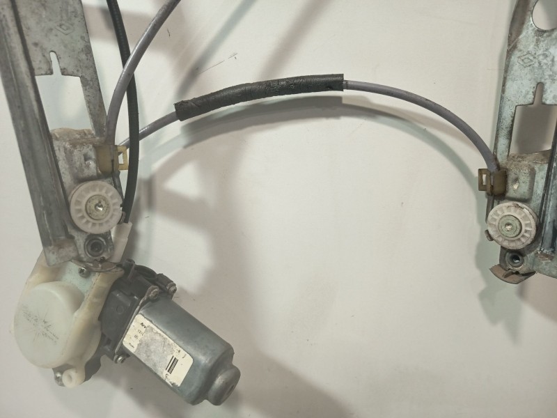 Recambio de elevalunas delantero derecho para renault megane ii berlina 5p authentique referencia OEM IAM 8201010925  