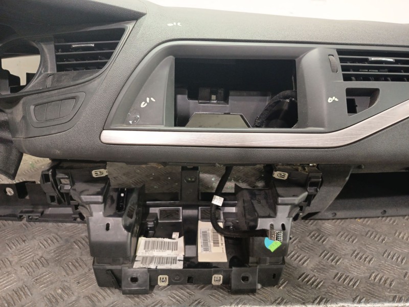 Recambio de salpicadero para citroën c5 iii (rd_) 3.0 hdi 240 (rdx8ca) referencia OEM IAM 8231T7  