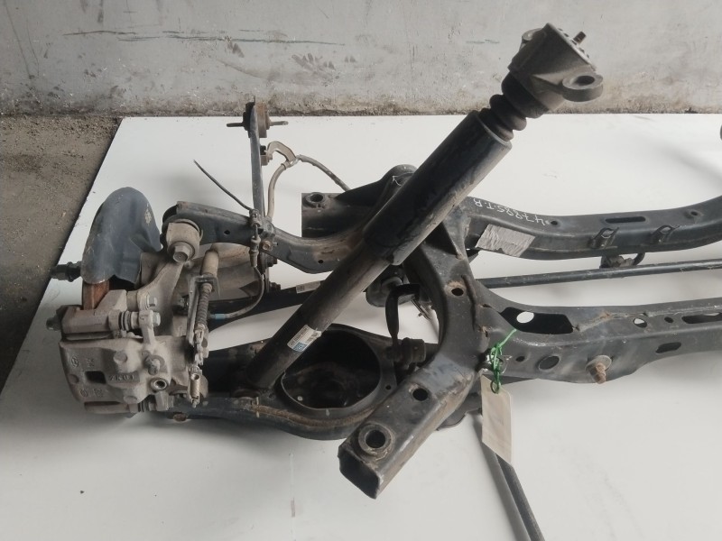 Recambio de puente trasero para kia carnival ii 2.9 cdri ex referencia OEM IAM 0K53B26020D  