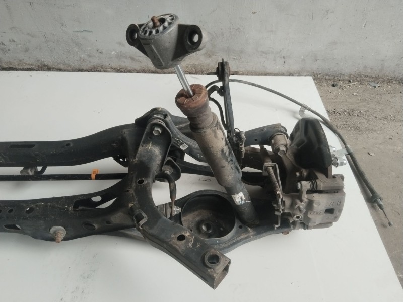 Recambio de puente trasero para kia carnival ii 2.9 cdri ex referencia OEM IAM 0K53B26020D  
