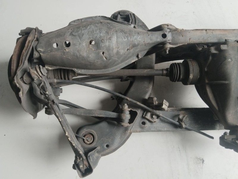 Recambio de puente trasero para mercedes-benz clase c (w203) berlina 180 (203.035) referencia OEM IAM   