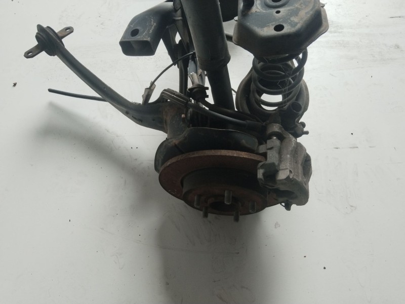 Recambio de puente trasero para ford focus turnier (cb4) trend referencia OEM IAM 2540216  