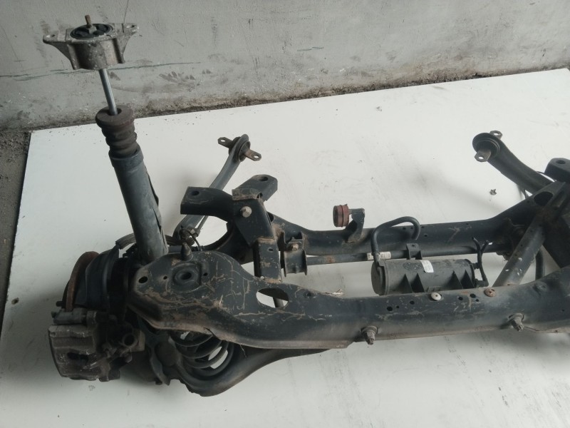 Recambio de puente trasero para ford focus turnier (cb4) trend referencia OEM IAM 2540216  