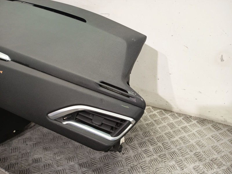 Recambio de salpicadero para peugeot 208 i (ca_, cc_) 1.2 vti 82 referencia OEM IAM 16077378ZD  