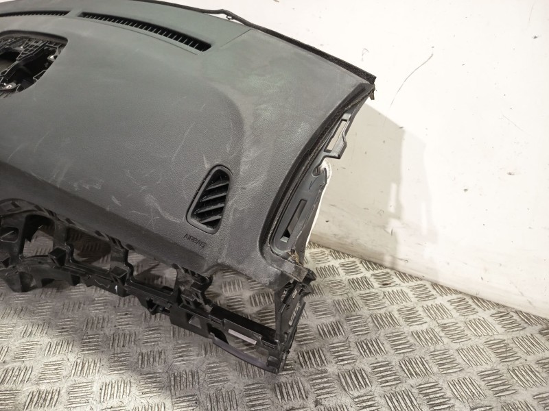 Recambio de salpicadero para hyundai tucson (tl, tle) 1.6 gdi referencia OEM IAM 84711D7AA0TRY  