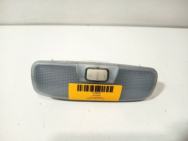 Recambio de luz interior para ford fiesta vi van 1.4 tdci referencia OEM IAM 1925089  