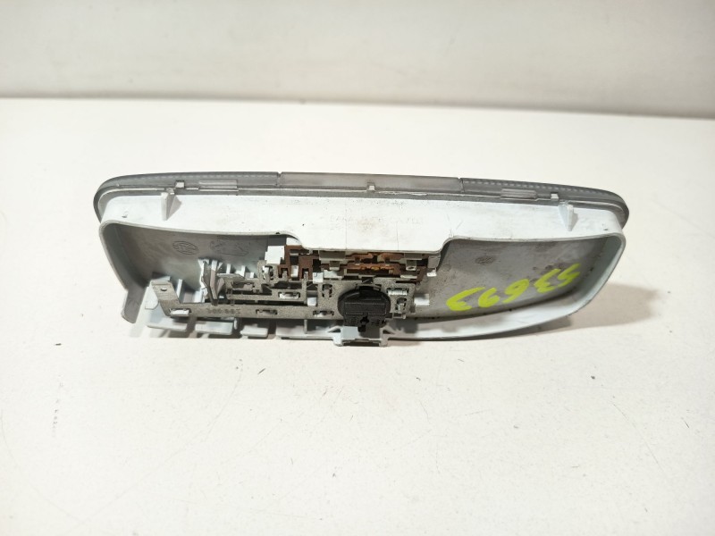 Recambio de luz interior para ford fiesta vi van 1.4 tdci referencia OEM IAM 1925089  