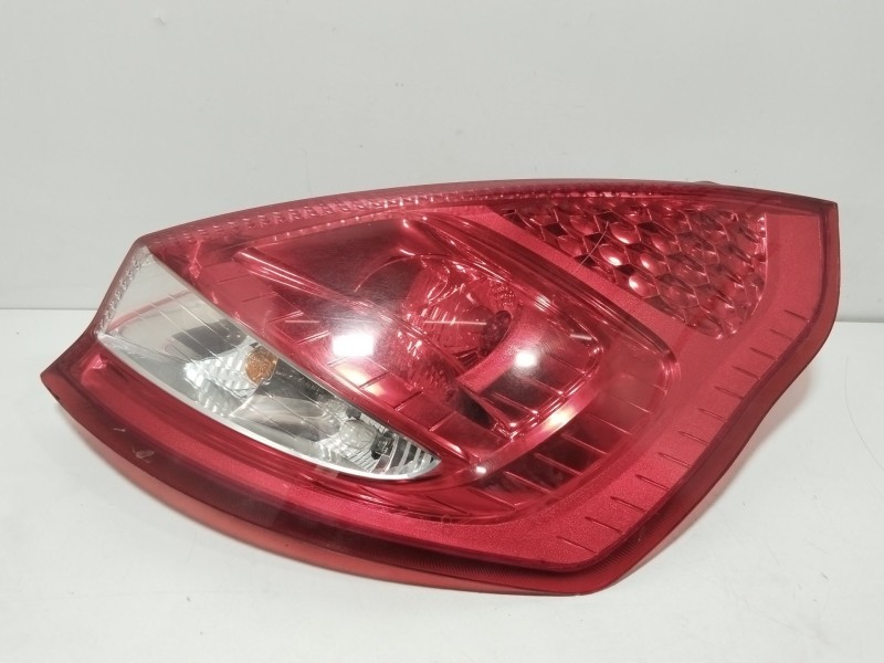 Recambio de piloto trasero derecho para ford fiesta vi van 1.4 tdci referencia OEM IAM 1709552  