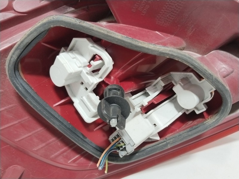 Recambio de piloto trasero derecho para ford fiesta vi van 1.4 tdci referencia OEM IAM 1709552  