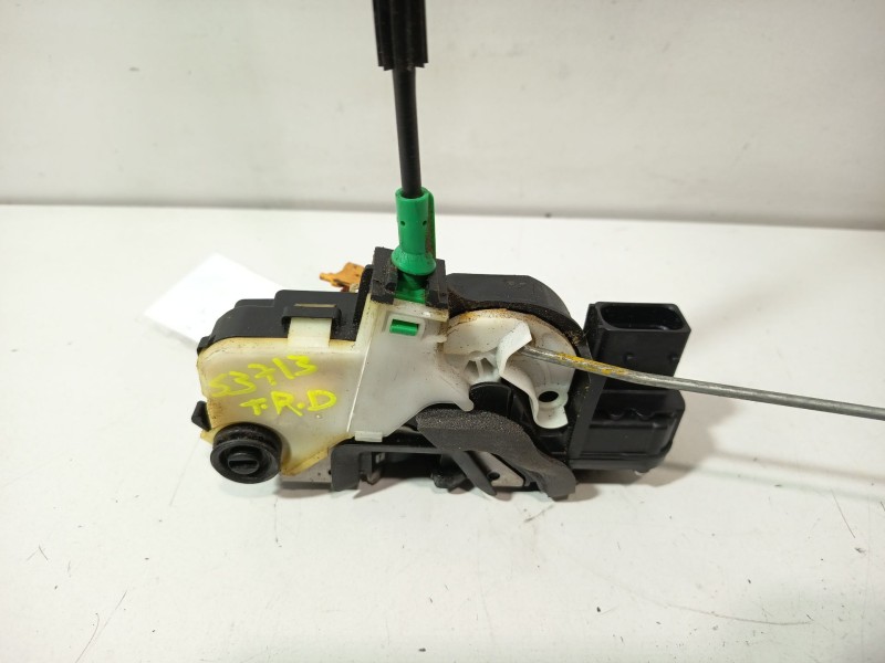 Recambio de cerradura puerta trasera derecha para chevrolet orlando (j309) 2.0 d referencia OEM IAM 13578023  