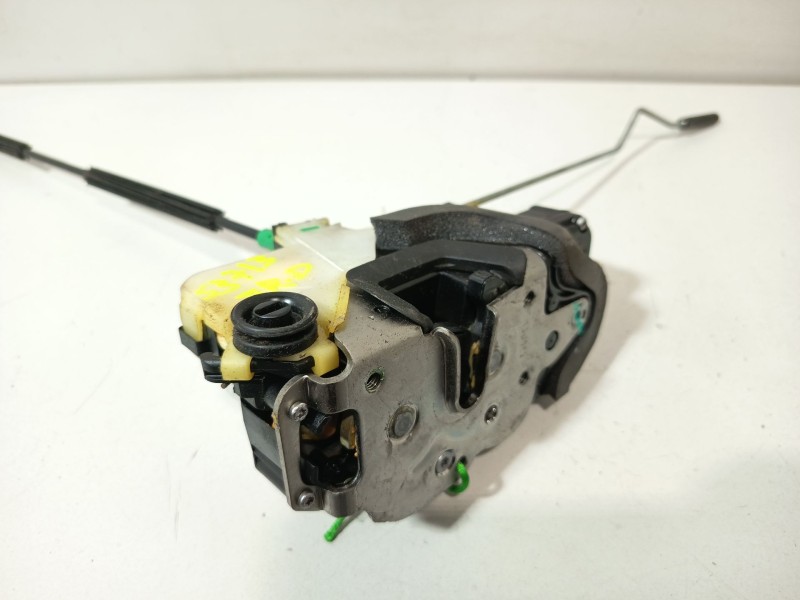 Recambio de cerradura puerta trasera derecha para chevrolet orlando (j309) 2.0 d referencia OEM IAM 13578023  