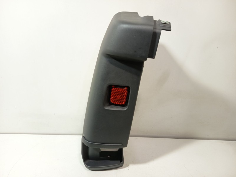 Recambio de puntera paragolpes trasera derecha para peugeot boxer furgoneta 2.2 bluehdi 140 referencia OEM IAM 1305761070  