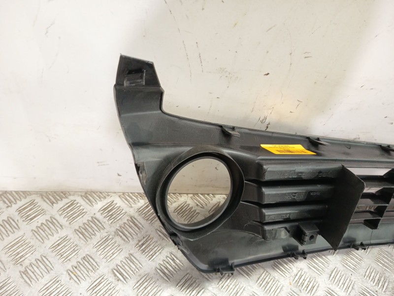 Recambio de rejilla paragolpes delantero para toyota prius (_w3_) 1.8 hybrid (zvw3_) referencia OEM IAM 5310247020 5311247070 