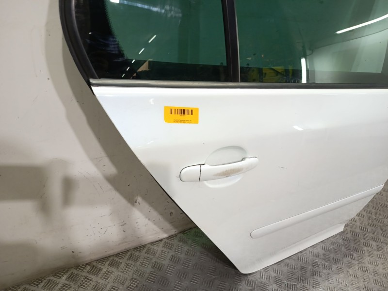 Recambio de puerta trasera derecha para volkswagen golf v (1k1) 1.6 fsi referencia OEM IAM 1K6833106J  BLANCO