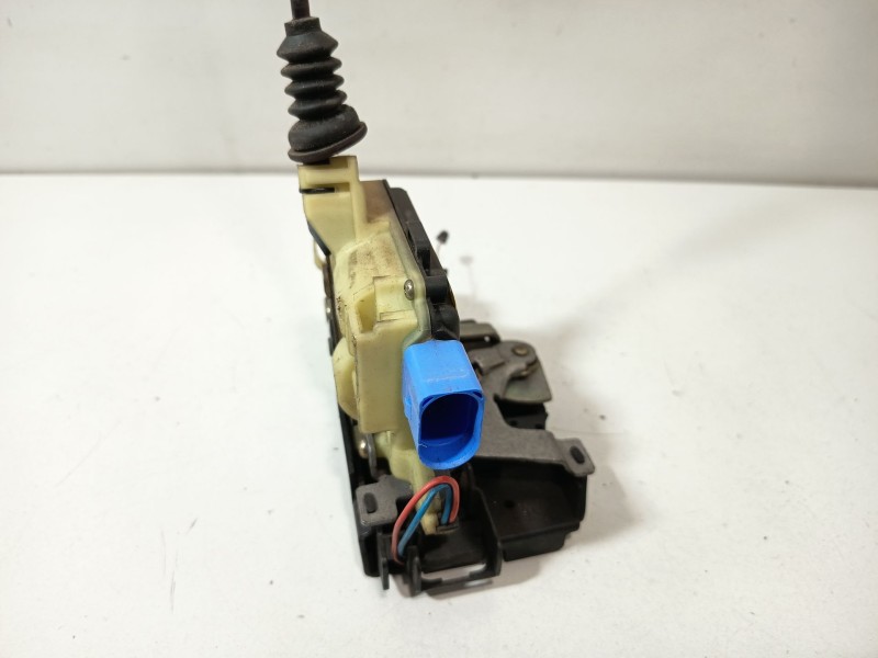 Recambio de cerradura puerta delantera izquierda para seat ibiza iii (6l1) 1.4 16v referencia OEM IAM 7E1837015A  