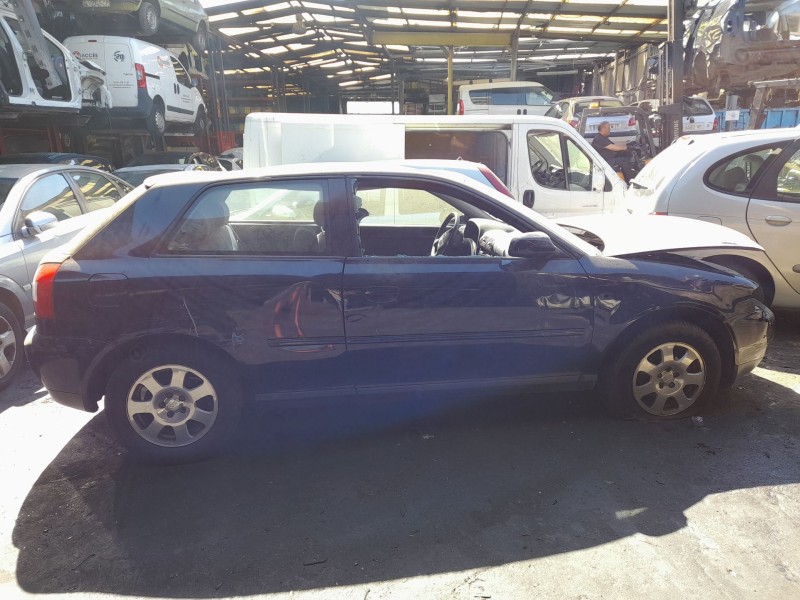 audi a3 (8l1) del año 2000