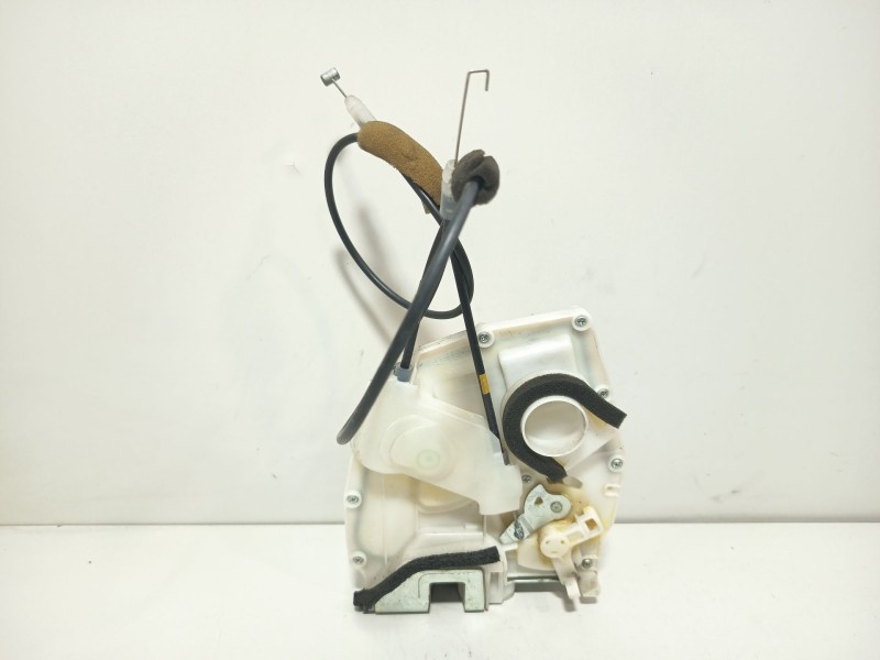 Recambio de cerradura puerta trasera izquierda para suzuki swift azg (nz) gl+ referencia OEM IAM 8230262J22  