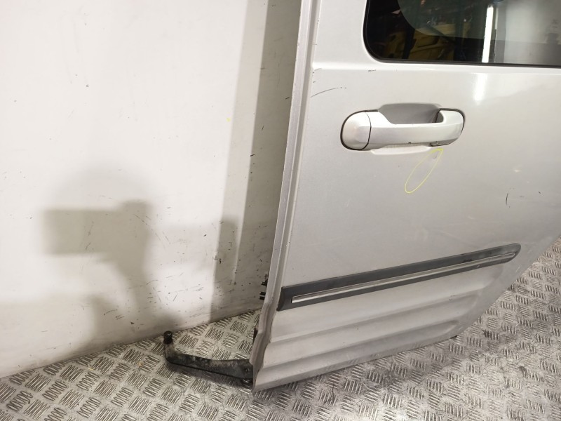 Recambio de puerta delantera izquierda para ford tourneo connect 1.8 tdci referencia OEM IAM 5166022  