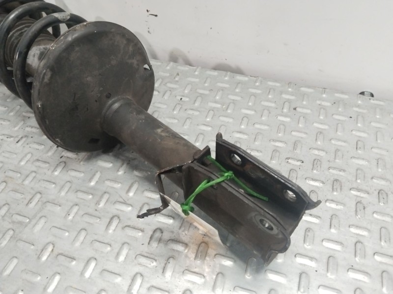 Recambio de amortiguador delantero derecho para dacia sandero (bs_) 1.2 16v referencia OEM IAM 8200807029  