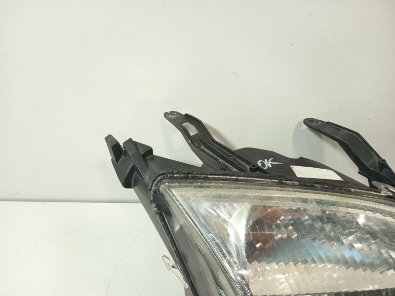 Recambio de faro derecho para ford fusion (ju_) 1.4 referencia OEM IAM 1526782  