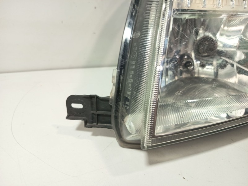 Recambio de faro izquierdo para ford fusion (ju_) 1.4 referencia OEM IAM 1526786  