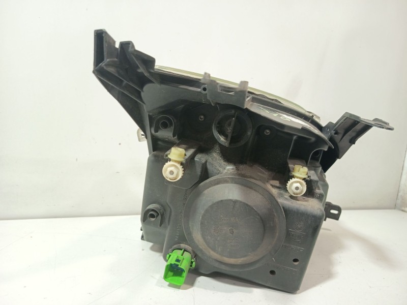 Recambio de faro izquierdo para ford fusion (ju_) 1.4 referencia OEM IAM 1526786  