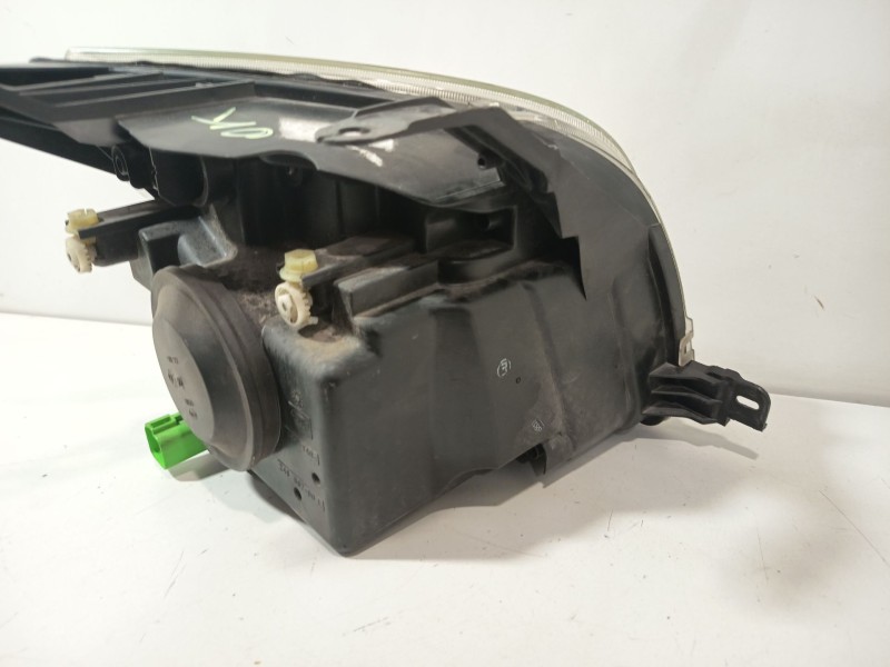 Recambio de faro izquierdo para ford fusion (ju_) 1.4 referencia OEM IAM 1526786  