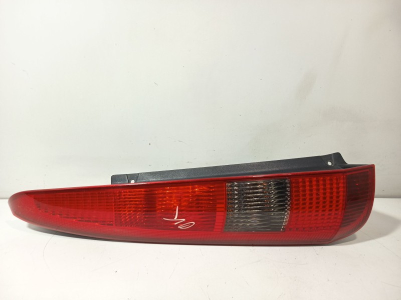 Recambio de piloto trasero izquierdo para ford fusion (ju_) 1.4 referencia OEM IAM 1324567  
