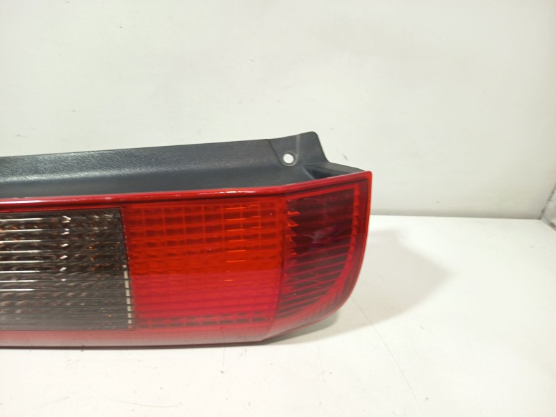 Recambio de piloto trasero izquierdo para ford fusion (ju_) 1.4 referencia OEM IAM 1324567  