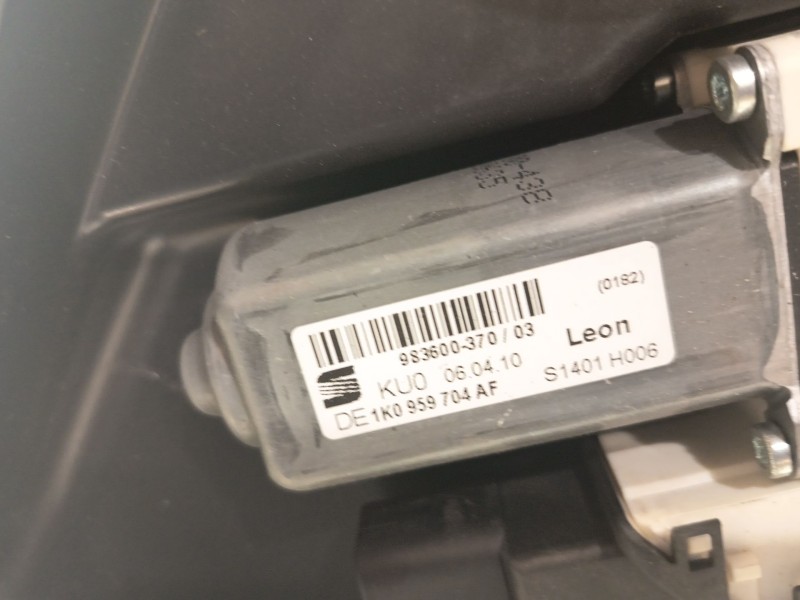 Recambio de elevalunas trasero derecho para seat leon (1p1) 1.9 tdi referencia OEM IAM 1P0839402C 1K0959704AF 